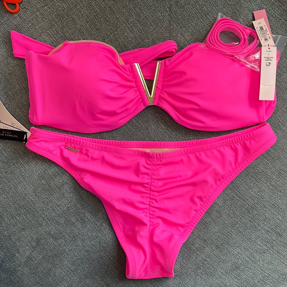 Hot Pink VS NWT scrunch butt bikini set